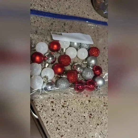 Christmas Ornaments Red, White And Silver 30mm(Vase Sold Separately) (New) - Picture 1 of 3